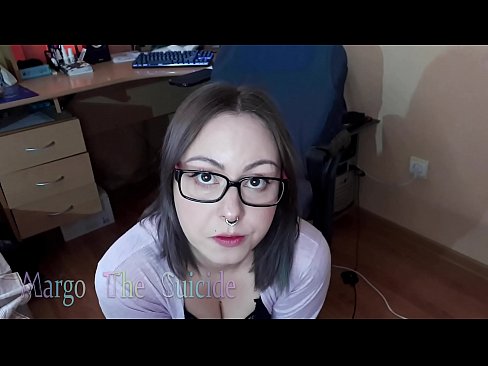 ❤️ Көзілдірік киген сексуалды қыз камерада дилдоны терең сорып алады Қатты порно бойынша бізде ❌❤